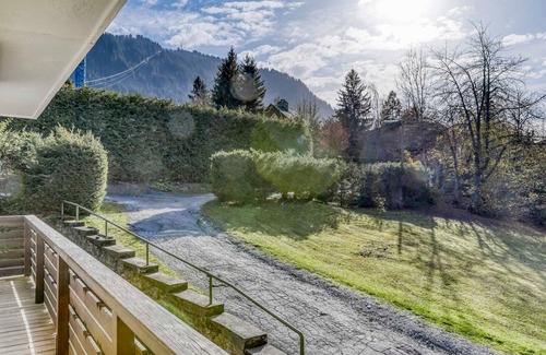 Megeve Apartment | Cozy 2-Bed Apartment in Quiet Rochebrune, 8 min to Cable Car, Pet-Friendly, Balcony, Parking