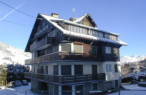 Megeve Apartment | Cozy 2-Bed Apartment in Quiet Rochebrune, 8 min to Cable Car, Pet-Friendly, Balcony, Parking