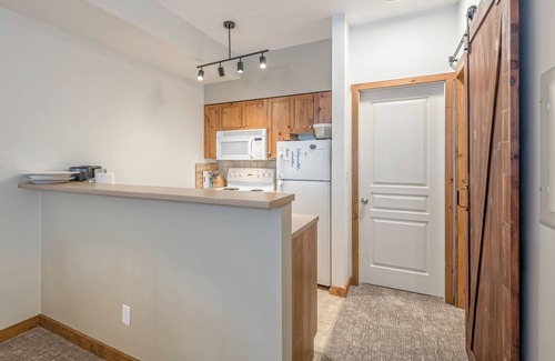 Silver Star Mountain Condo | Cozy 2 bedroom/1 bathroom condo right on the ski way! Pet friendly too