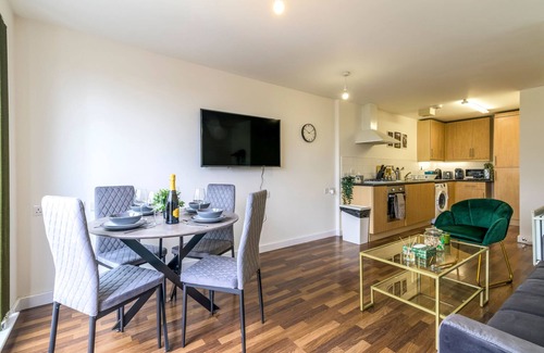 Custom House Apartment | Cozy 2-Bed Flat in East London