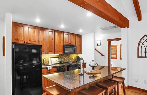Tamarack Cabin | Cozy 2-bedroom, 2.5 Bath Cabin located in the Tamarack Ski Resort, Donnelly, ID.