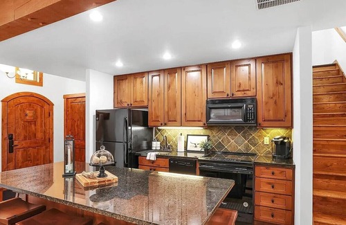 Tamarack Cabin | Cozy 2-bedroom, 2.5 Bath Cabin located in the Tamarack Ski Resort, Donnelly, ID.