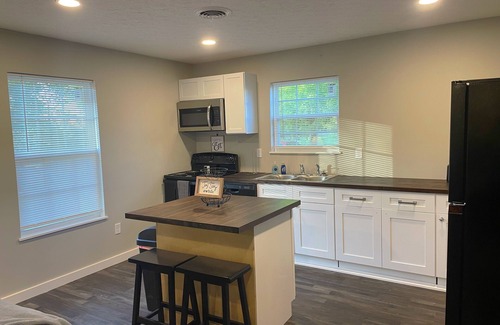 Big Clifty Apartment | Cozy 2-bedroom apartment in Big Clifty with AC, WiFi.
