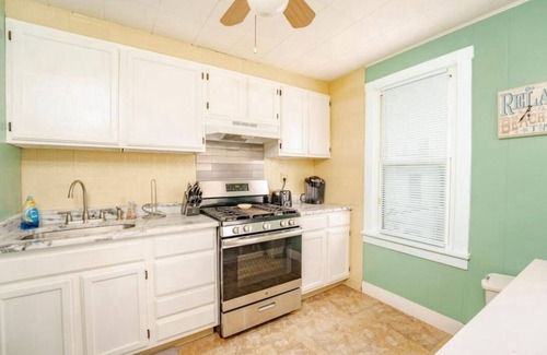North End Apartment | Cozy 2-bedroom apartment in Ocean City! Amazing Location! Wrap-around deck!