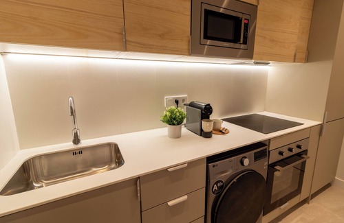 El Clot Apartment | Cozy 2-bedroom apartment in welcoming Barcelona with AC, WiFi