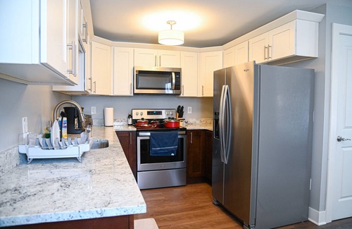 Midtown Apartment | Cozy 2-Bedroom Apartment Minutes from Downtown