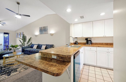 Oak Ridge Apartment | Cozy 2-bedroom apartment in charming Orlando with AC, WiFi