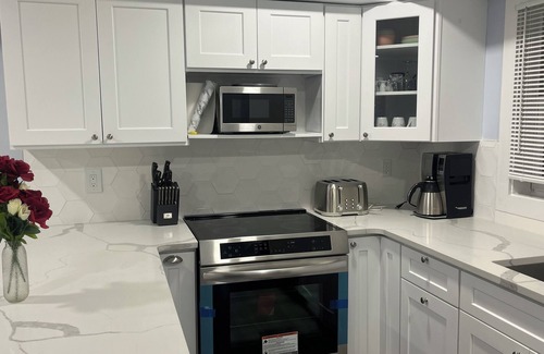 Park Hill Apartment | Cozy 2-bedroom apartment in wonderful Yonkers close to NYC