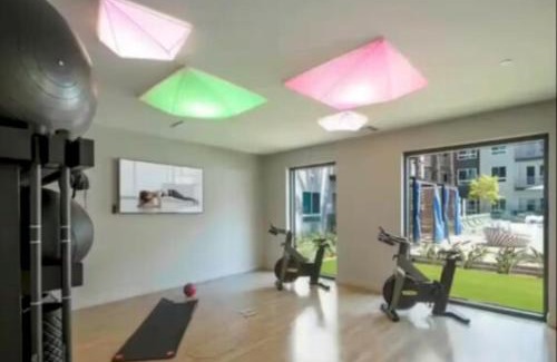 Santa Ana Apartment | Cozy 2 Bedroom Apartment Near Disneyland and Anaheim Convention Center