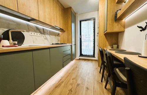 Centrul Nou Apartment | Cozy 2-bedroom apartment in enjoyable Brasov with WiFi, AC located central.