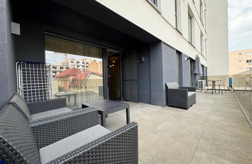 Centrul Nou Apartment | Cozy 2-bedroom apartment in enjoyable Brasov with WiFi, AC located central.