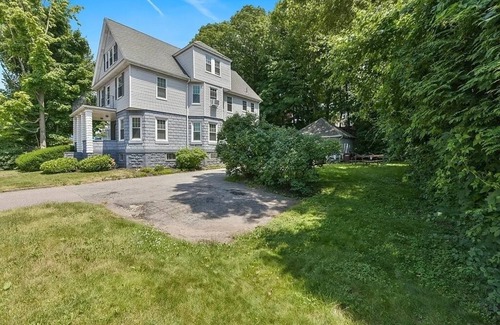West Roxbury Apartment | Cozy 2-bedroom apartment in charming Dedham - Legacy Mall with WiFi