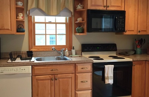 South Dennis Apartment | Cozy 2-bedroom apartment just 6 minutes drive to Cape Cod Beaches