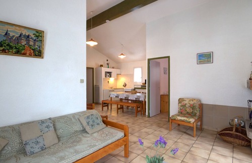 Usson-en-Forez Cottage | Cozy 2-bedroom cottage with fireplace and garden, pets allowed