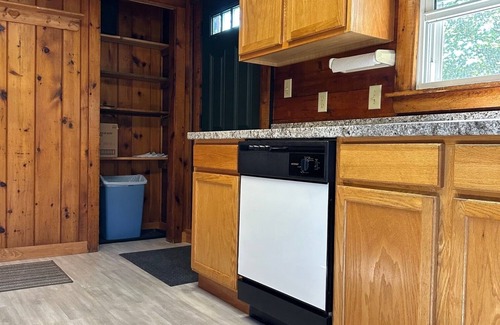 West Dover Cabin | Cozy 2-bedroom cabin near Mount Snow 3 min drive