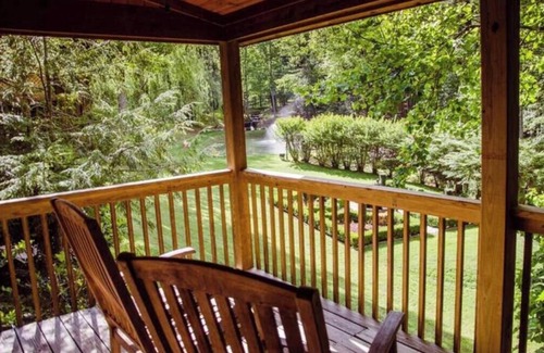 Skyland Cabin | Cozy 2 bedroom cabin w/hot tub