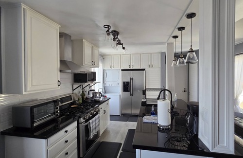 Lake Forest Condo | Cozy 2-bedroom condo with WiFi, AC in lovely Lake Forest.