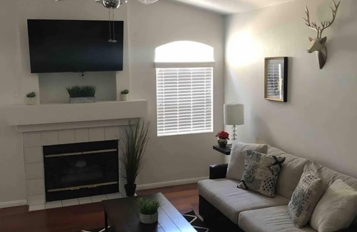 Las Vegas Condo | Cozy 2-bedroom condo Min from strip and Allegiant Stadiuam