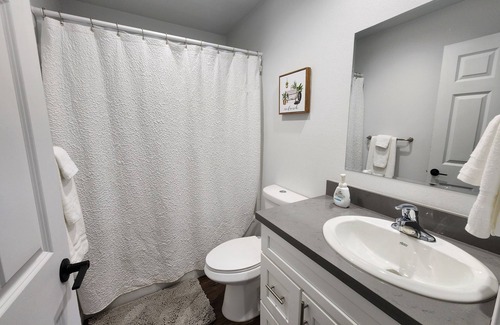 McKinleyville Cottage | Cozy 2-Bedroom Eucalyptus Home