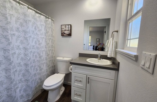 McKinleyville Cottage | Cozy 2-Bedroom Eucalyptus Home
