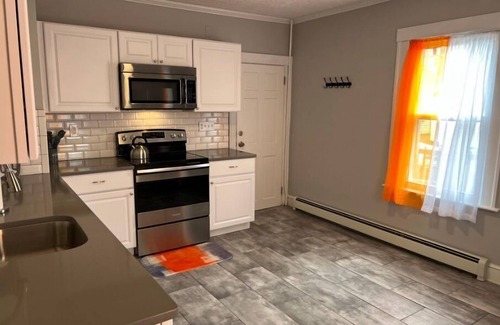 Center House | Cozy 2 Bedroom Family Stay
