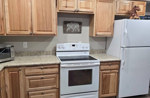 Victor Other | Cozy 2-bedroom farmhouse in charming Pinesdale with WiFi