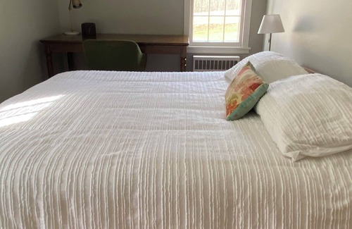Greenwich Other | Cozy 2-bedroom guesthouse on a charming farm setting