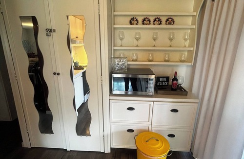 Clear Lake House | Cozy 2-bedroom home in amazing Clearlake with AC, WiFi, Boat Parking