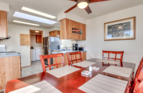 Bayshore House | Cozy 2 Bedroom Home in Bayshore Community