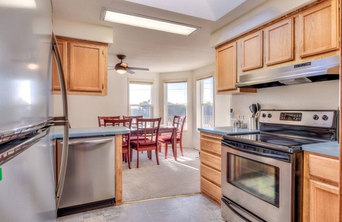 Bayshore House | Cozy 2 Bedroom Home in Bayshore Community