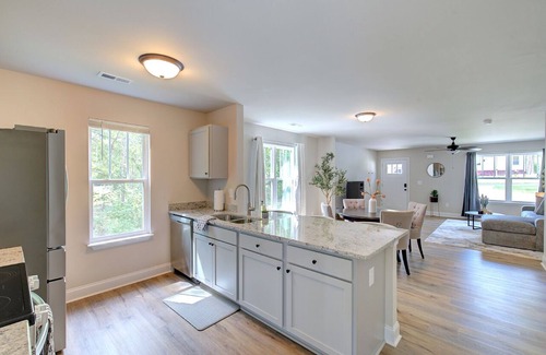Taylors House | Cozy 2-bedroom house, 2.5 bathrooms in serene Taylors with WiFi, AC