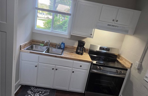 Gold Rock House | Cozy 2-bedroom house in charming Elm City with WiFi, ACnWilison/Raleigh house