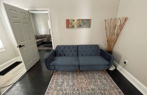 Westview House | Cozy 2-bedroom house that sleeps 7 with WiFi, AC in WestEnd Atlanta