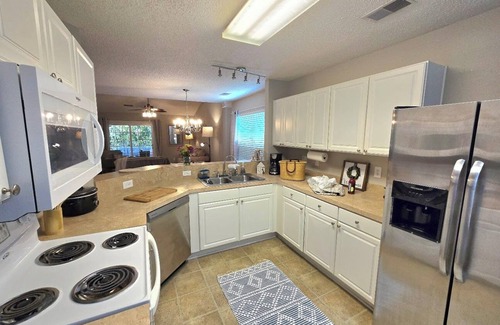 Goose Creek House | Cozy 2-bedroom house with King Bed