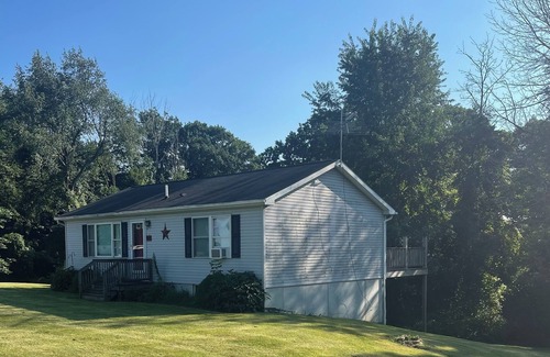 Perry House | Cozy 2-bedroom house with AC near Letchworth State Park The Limestone House