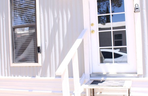 Las Cruces House | Cozy 2-bedroom mobile home in enchanting Las Cruces with WiFi, AC, close to NMSU