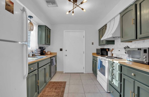 Tucson House | Cozy 2-bedroom townhome in charming Tucson w/Pool-Walk to Park