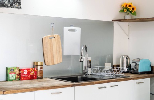 Torbay House | Cozy 2-Bedroom unit with Private Bathroom in Torbay