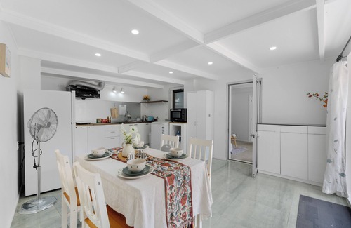 Torbay House | Cozy 2-Bedroom unit with Private Bathroom in Torbay