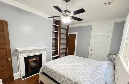 East Carrollton House | Cozy 2 Bedroom Uptown