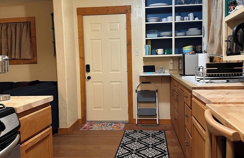 Lava Hot Springs House | Cozy 2-bedroom 2-Bath home with WiFi, AC Close to Main Street/Lava Hot Pools