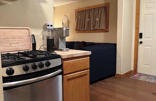 Lava Hot Springs House | Cozy 2-bedroom 2-Bath home with WiFi, AC Close to Main Street/Lava Hot Pools