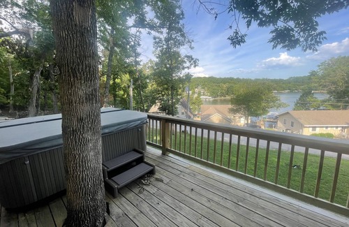 Osage Beach Cottage | Cozy 2-BR lake view house with hot tub!