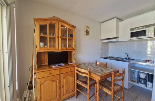 Marseillan Plage Apartment | Cozy 2-Room Apartment with Pool View, Terrace, and Private Parking in Marseillan