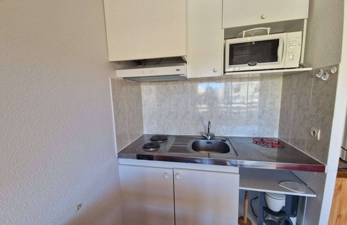 Marseillan Plage Apartment | Cozy 2-Room Apartment with Pool View, Terrace, and Private Parking in Marseillan