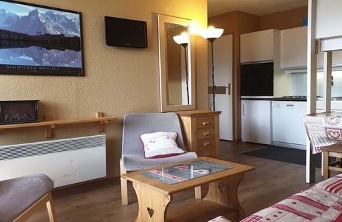 La Rosiere Apartment | Cozy 2-Room Apartment Near Slopes with Balcony, Ski Lockers, and Modern Amenities
