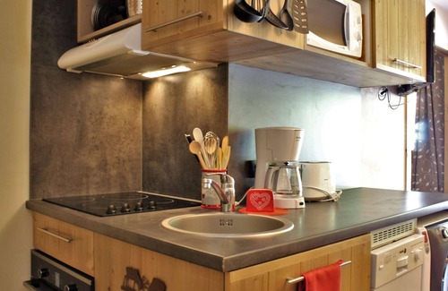 Risoul Apartment | Cozy 2-room Apartment for 5, Pool & Sauna, Near Slopes & Shops, Pet-Friendly, South-West Balcony