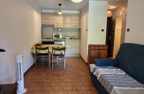 La Faviere Apartment | Cozy 2-Room Apartment with Garden Terrace, 250m from Beach, Private Garage – Sleeps 4!