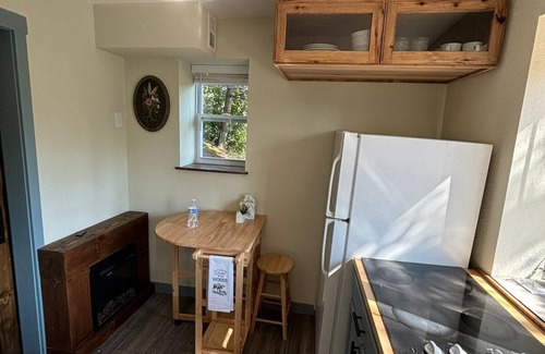 Green Mountain Falls Cabin | Cozy 2 story with two separate spaces in Green Mountain Falls with WiFi.