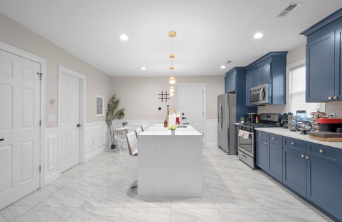 Union Apartment | Cozy 2-Story Loft Apt: Hot Tub, Grill, Arcade, EWR in 10 min, NYC in 25 min